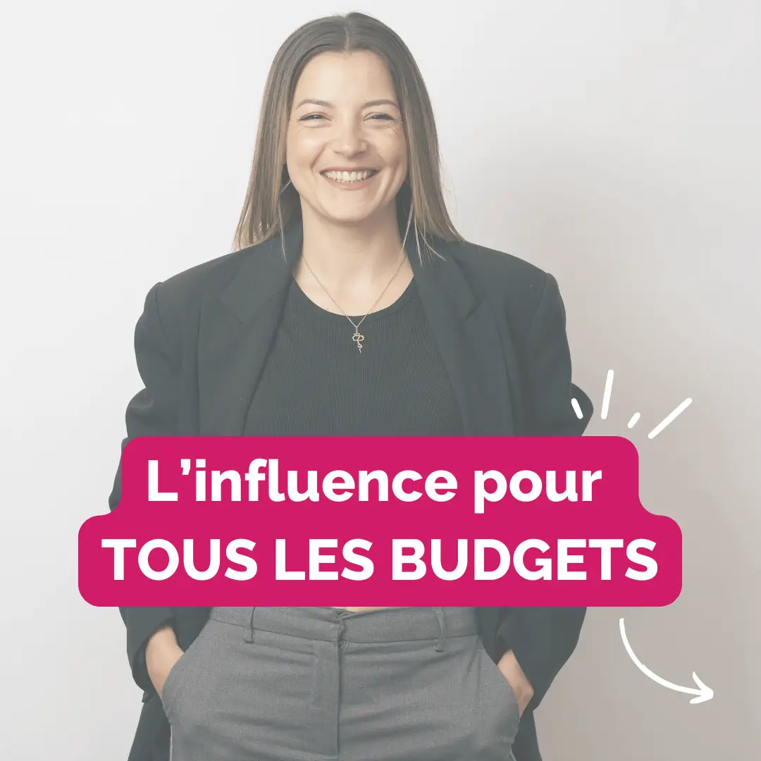 agence influence montpellier Aurelie Agence influence Montpellier, Aurélie Bailleux souriante en blazer noir avec le texte 'L’influence pour tous les budgets'